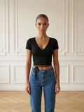 Bianca | Cross-Strap V-Hals T-shirt
